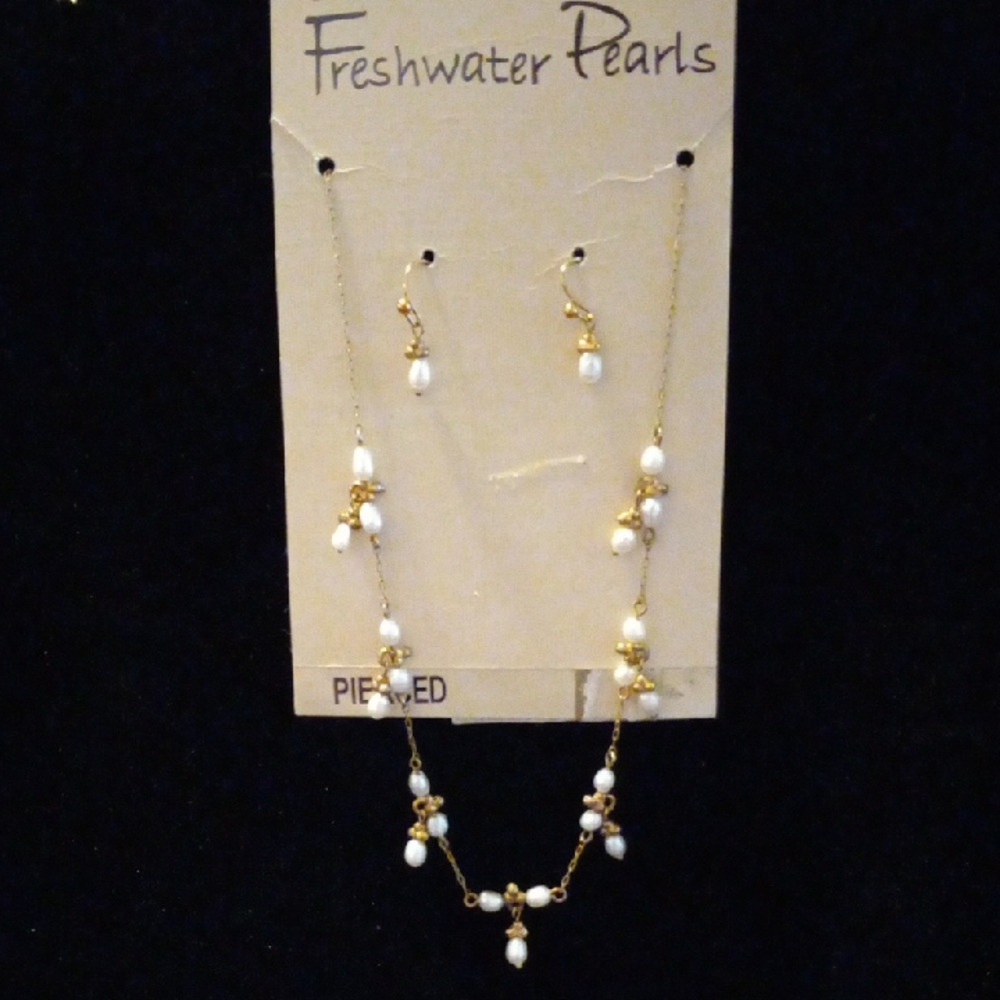 Gold and freshwater pearls Jewelry Set